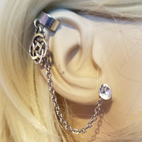 Celtic Knot Ear Cuff Stud with Chain - Picture 1 of 3
